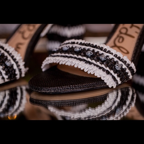 Sandals - Picture 3 of 5